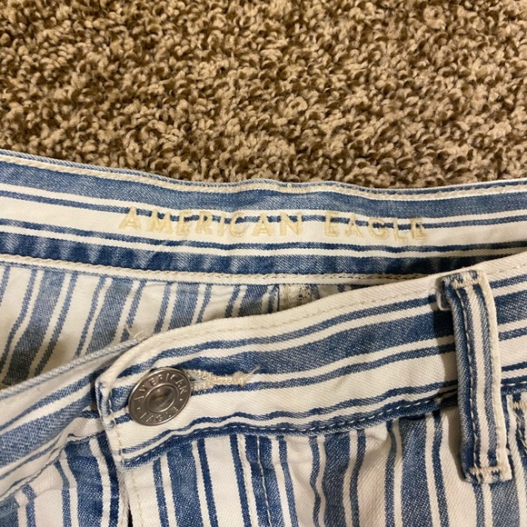 American Eagle Mom Shorts - Picture 5 of 6